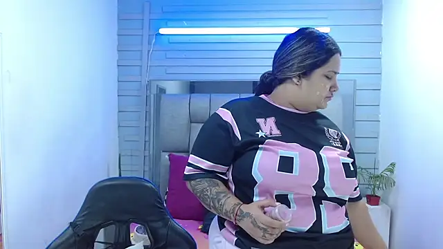 evelin zaens online show from April 2026 04:52:01 AM