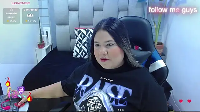 Snapshot of evelin_zaens chatting on June 2026 04:07:02 AM evelin zaens online show from June 2026 04:07:02 AM