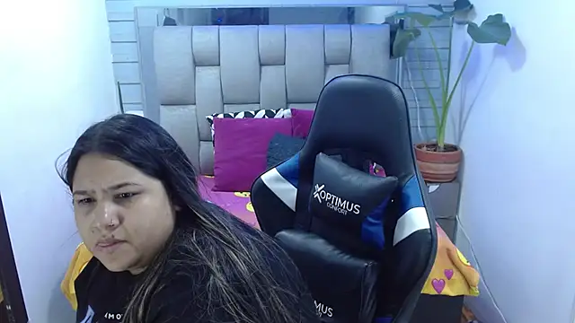 Snapshot of evelin_zaens chatting on July 2026 03:51:01 AM evelin zaens online show from July 2026 03:51:01 AM