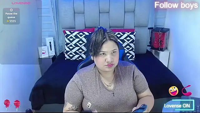 evelin zaens online show from October 2025 04:57:01 AM