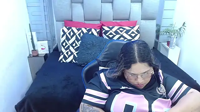 evelin zaens online show from March 2026 08:26:33 AM