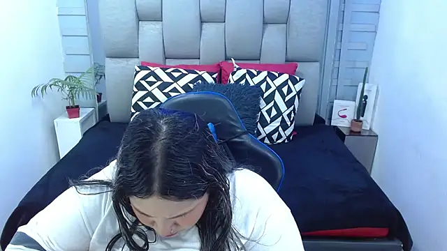 evelin zaens online show from March 2026 04:28:02 AM