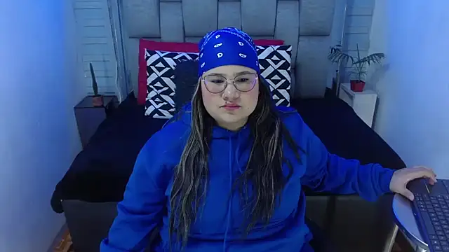 evelin zaens online show from November 2025 04:22:01 AM