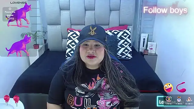 evelin zaens online show from December 2025 04:28:02 AM