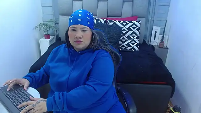 evelin zaens online show from March 2026 04:17:02 AM