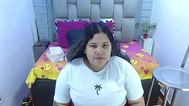 evelin zaens online show from April 2026 04:14:02 AM