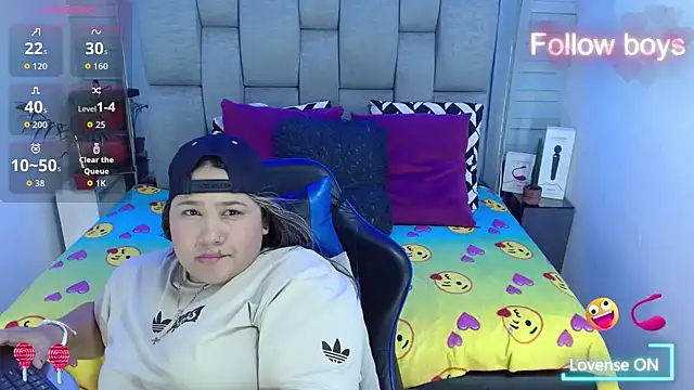 evelin zaens online show from November 2025 01:22:01 AM