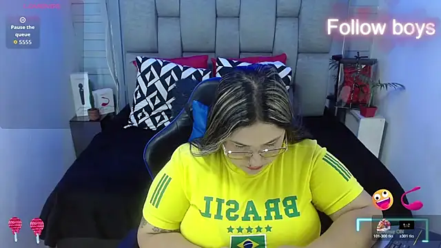 evelin zaens online show from November 2025 04:16:01 AM