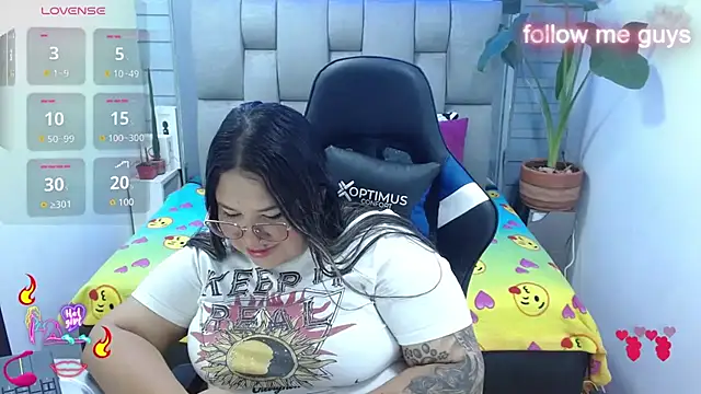 Snapshot of evelin_zaens chatting on July 2026 04:30:01 AM evelin zaens online show from July 2026 04:30:01 AM