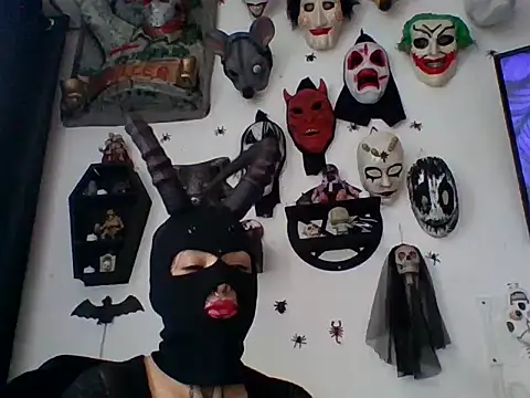 Snapshot of FeticheMacabre chatting on October 2025 04:29:02 PM FeticheMacabre online show from October 2025 04:29:02 PM