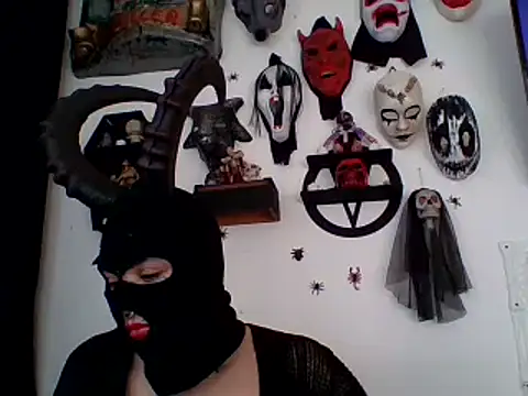 Snapshot of FeticheMacabre chatting on September 2025 07:31:01 PM FeticheMacabre online show from September 2025 07:31:01 PM