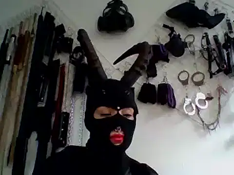Snapshot of FeticheMacabre chatting on December 2024 07:11:02 PM FeticheMacabre online show from December 2024 07:11:02 PM