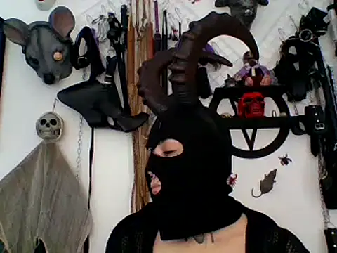 FeticheMacabre online show from April 2026 04:31:01 PM