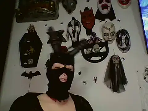 Snapshot of FeticheMacabre chatting on October 2025 04:14:01 AM FeticheMacabre online show from October 2025 04:14:01 AM