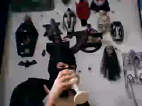 Snapshot of FeticheMacabre chatting on November 2025 07:47:01 PM FeticheMacabre online show from November 2025 07:47:01 PM