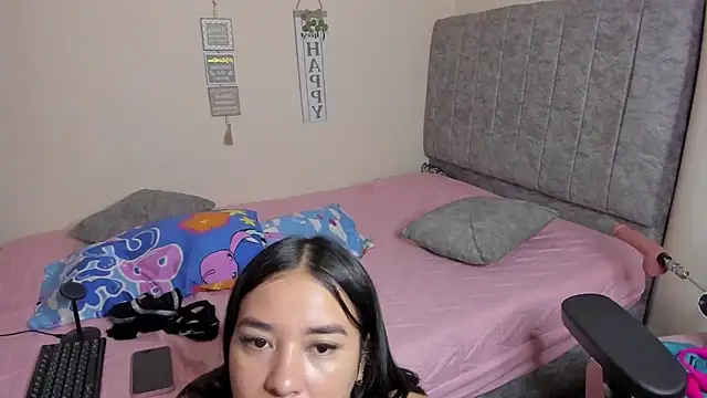 SaraCrow online show from November 2025 05:19:02 AM