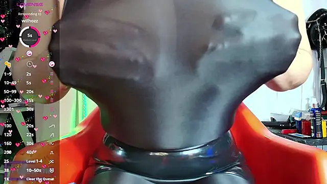 LatexDevil Blondie online show from March 2025 05:50:01 PM