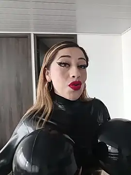Snapshot of LatexDevil_Blondie chatting on June 2026 01:23:01 PM LatexDevil Blondie online show from June 2026 01:23:01 PM