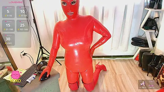 LatexDevil Blondie online show from February 2026 04:31:02 PM