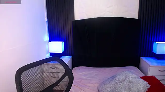 alicia moom online show from September 2025 02:56:02 PM