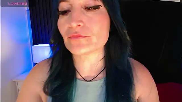 alicia moom online show from July 2026 07:35:01 PM