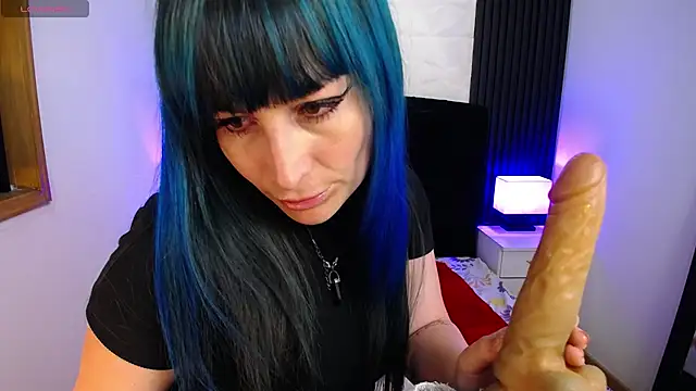 alicia moom online show from March 2025 09:57:01 PM