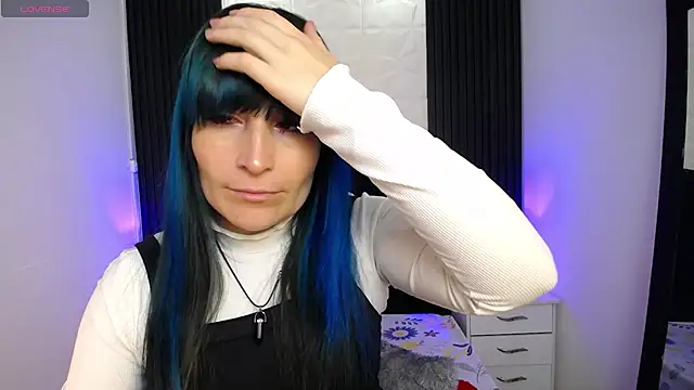 alicia moom online show from March 2025 06:39:02 PM