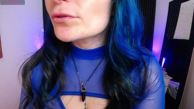 alicia moom online show from February 2025 10:58:01 PM