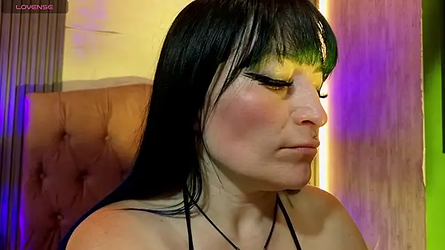 alicia moom online show from June 2026 05:12:01 AM