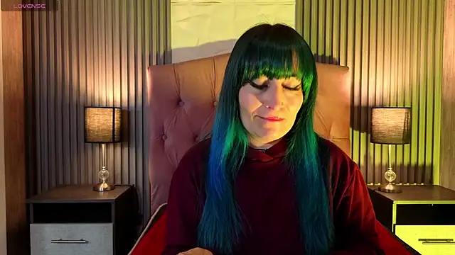 alicia moom online show from April 2026 07:07:02 PM