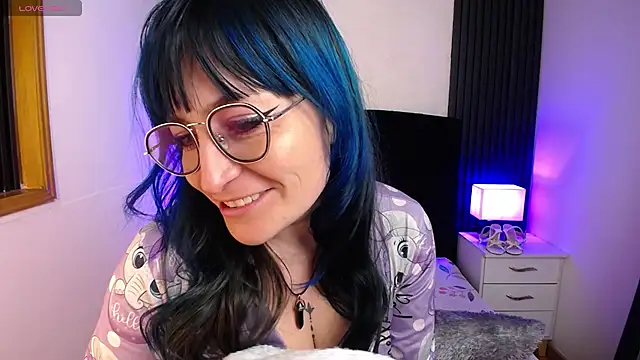 alicia moom online show from February 2025 05:13:02 PM