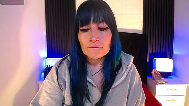 alicia moom online show from December 2025 07:27:01 PM