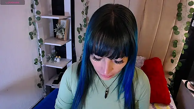 alicia moom online show from March 2025 07:58:02 PM