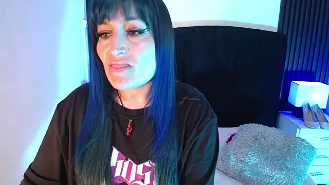 Snapshot of alicia_moom chatting on November 2025 07:39:02 PM alicia moom online show from November 2025 07:39:02 PM