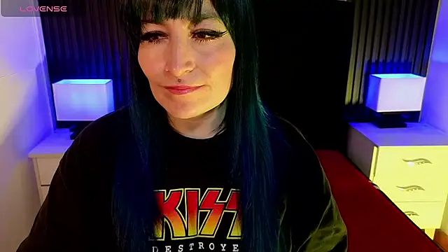 alicia moom online show from June 2026 08:03:02 PM