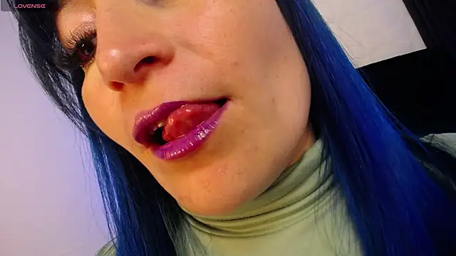 alicia moom online show from September 2025 07:24:02 PM