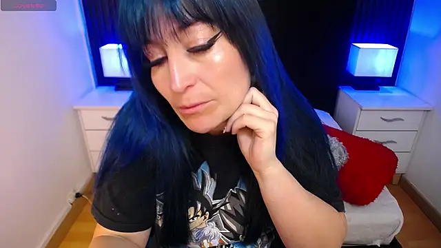 alicia moom online show from October 2025 02:51:02 PM