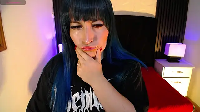 alicia moom online show from March 2026 07:48:01 PM