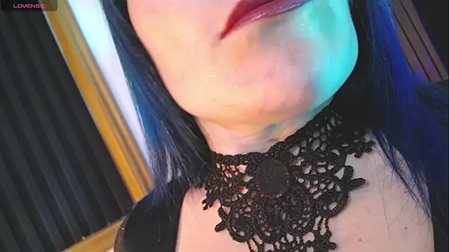 Snapshot of alicia_moom chatting on November 2025 07:30:01 PM alicia moom online show from November 2025 07:30:01 PM