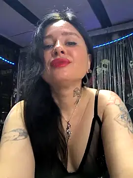 Snapshot of KikiXRed chatting on May 2026 03:22:02 AM KikiXRed online show from May 2026 03:22:02 AM
