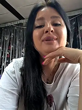 Snapshot of KikiXRed chatting on April 2026 09:16:01 AM KikiXRed online show from April 2026 09:16:01 AM