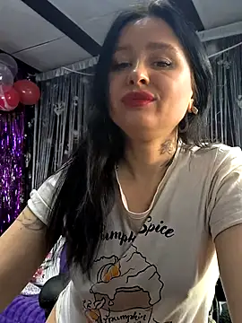 KikiXRed online show from February 2026 06:15:01 AM