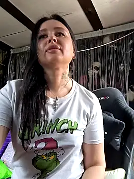Snapshot of KikiXRed chatting on April 2026 09:29:02 AM KikiXRed online show from April 2026 09:29:02 AM