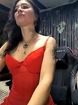 KikiXRed online show from December 2024 04:50:01 PM