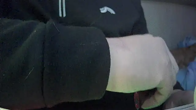 michele1500 online show from December 2025 05:26:02 PM