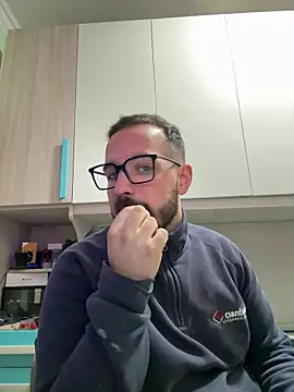 michele1500 online show from December 2025 04:33:02 PM