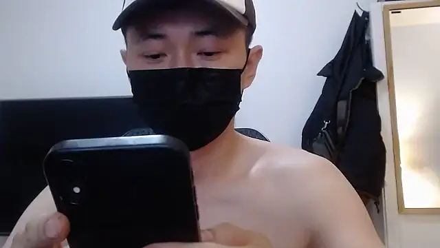 Snapshot of twbobo00715 chatting on May 2026 04:13:02 PM twbobo00715 online show from May 2026 04:13:02 PM
