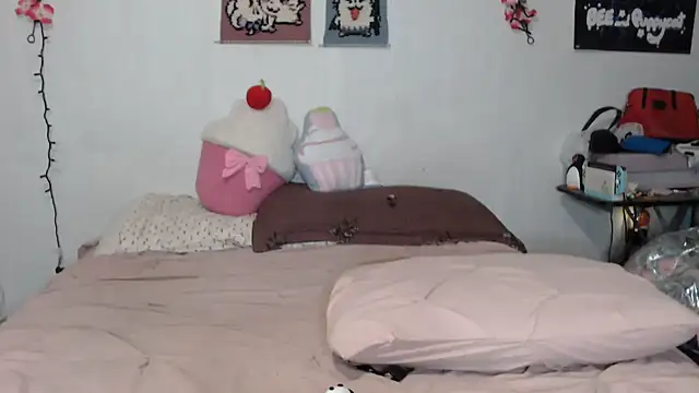 Cupcakecutie449 online show from October 2025 05:52:01 AM