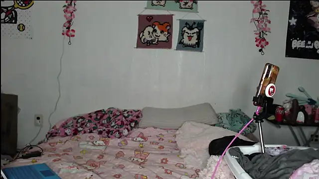 Cupcakecutie449 online show from April 2026 06:42:01 AM
