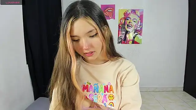 Alice bloom  online show from November 2025 02:04:01 AM